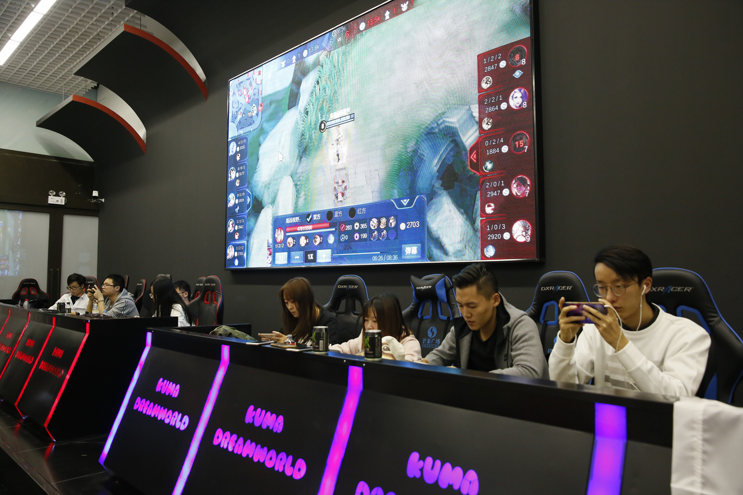 王者荣耀豪门战队消极比赛！此举引起解说破防官方重罚