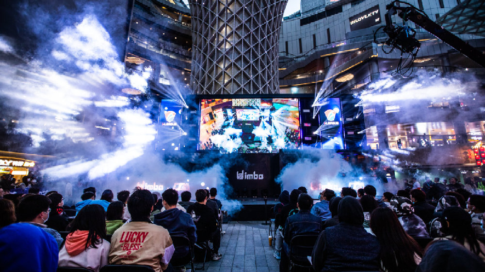 LPL A组资格赛： Weibo Gaming 和 Bilibili Gaming 进入了 Team WE 的巅峰组，经过加赛战胜了 EDward Gaming 以保持机会